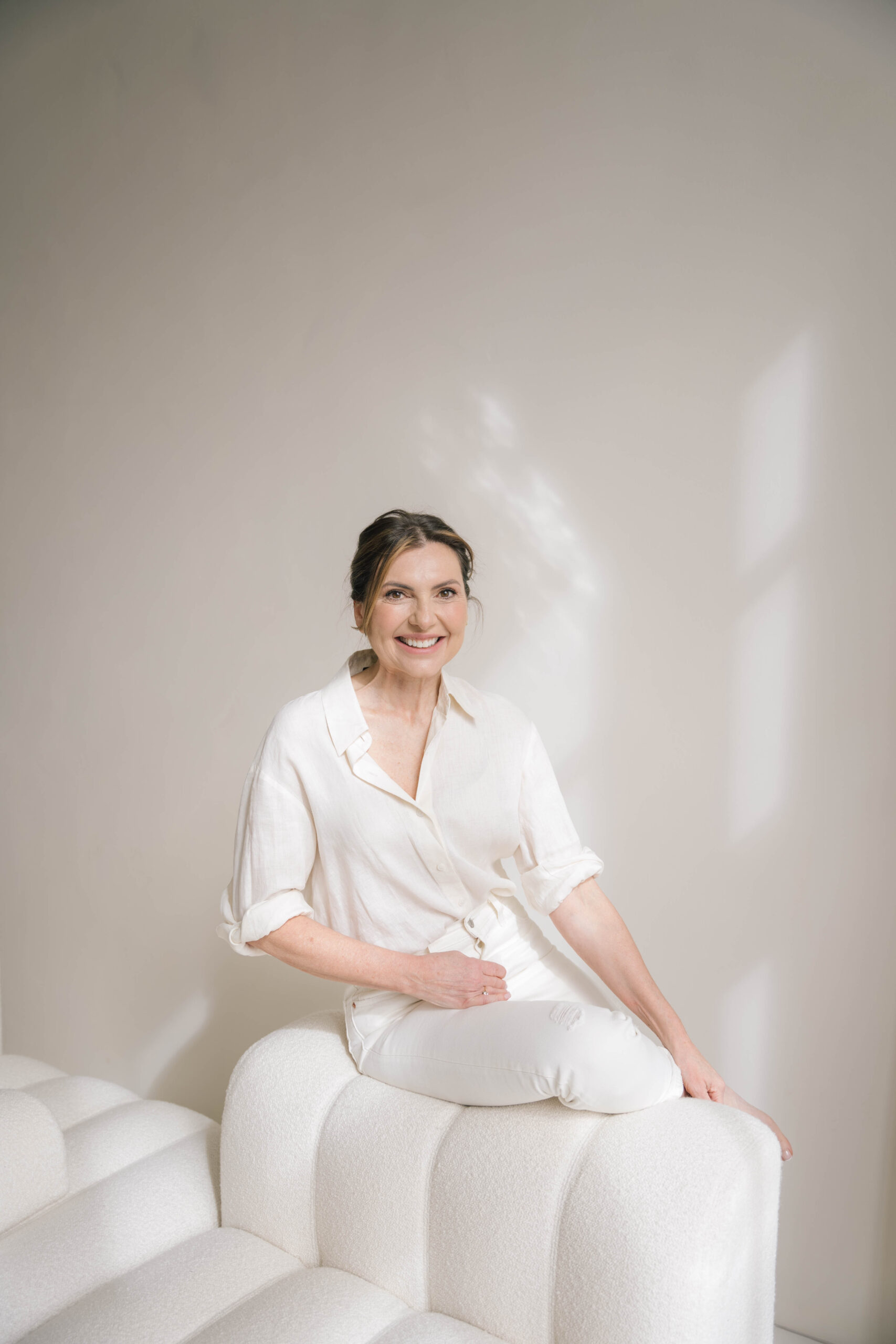 Close up van een vrouw die slaapt, ziek is en het koud heeft