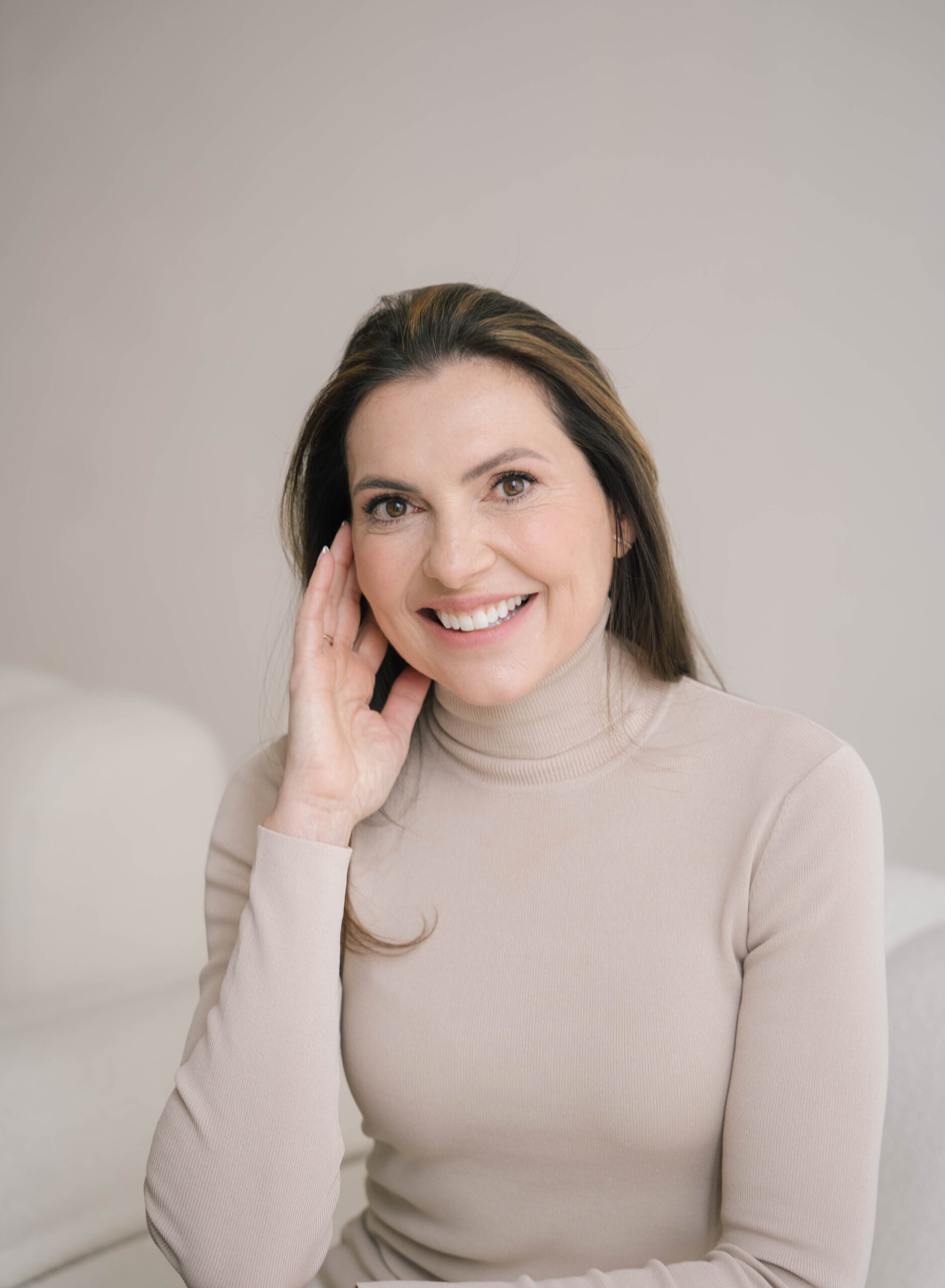 Podcast foto van een groep stenen op elkaar bij een meer