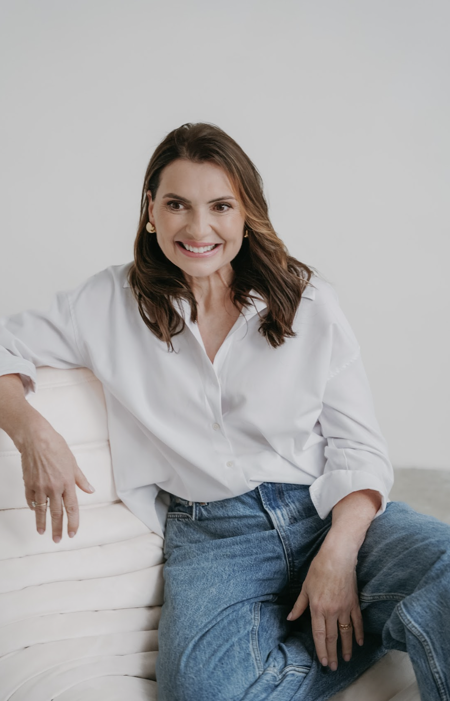 Marjena lachend in gesprek met iemand