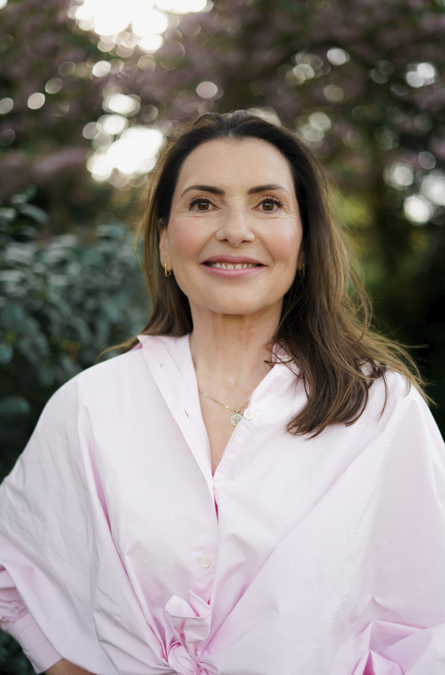 Lente in Amsterdam, Marjena in een roze blouse